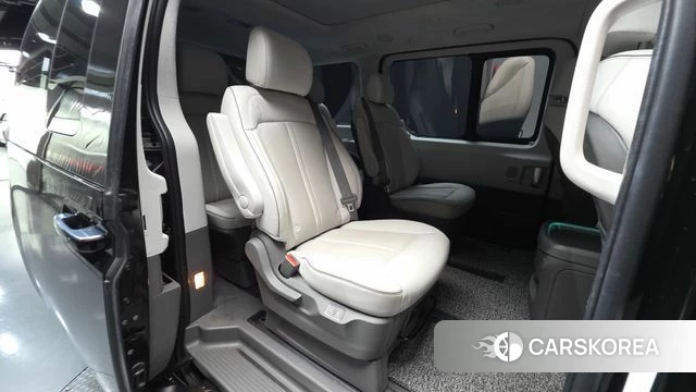 Hyundai Staria 2024 Черный из Кореи, фото 3