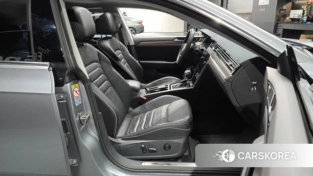 Volkswagen Arteon 2019 Серебристо-серый из Кореи, фото 3