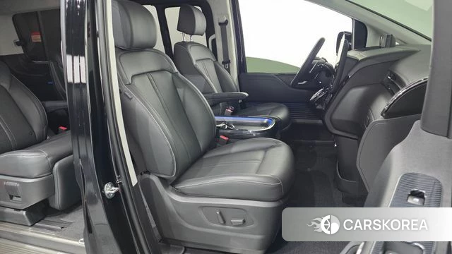 Hyundai Staria 2025 Черный из Кореи, фото 3