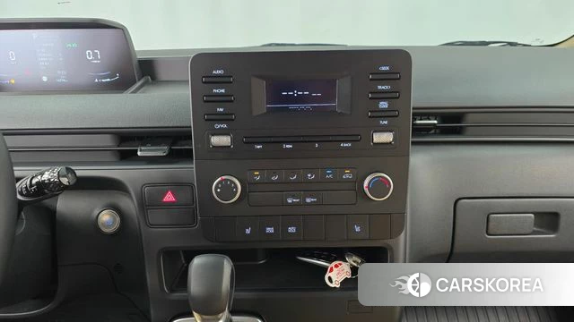 Hyundai Staria 2023 Серебряный из Кореи, фото 3