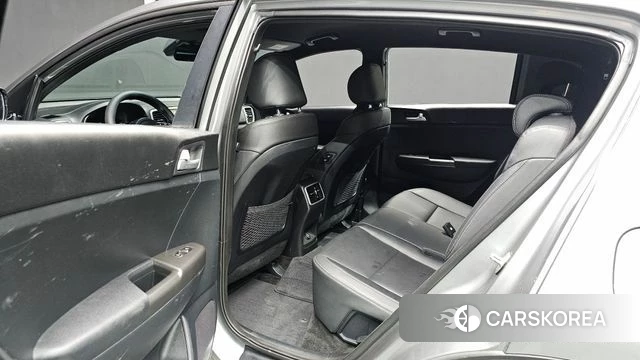 Kia Sportage The Bold 2021 Серебристо-серый из Кореи, фото 3