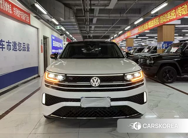 Volkswagen Tavendor 2024 Белый из Китая, фото 3