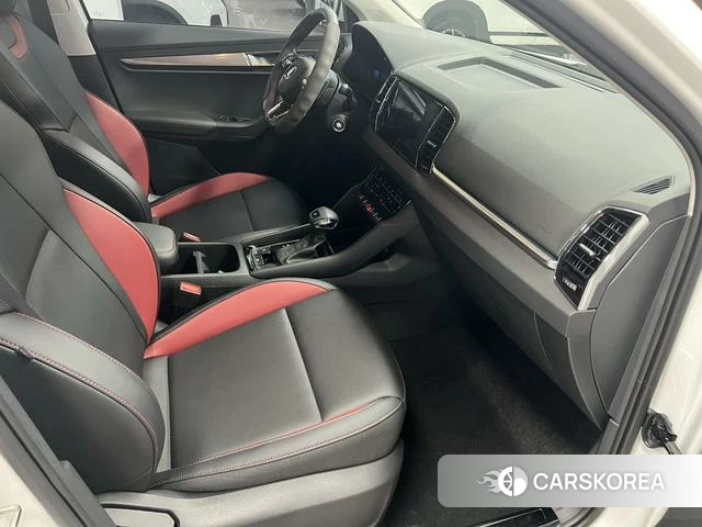 Skoda Karoq 2023 Белый из Китая, фото 3