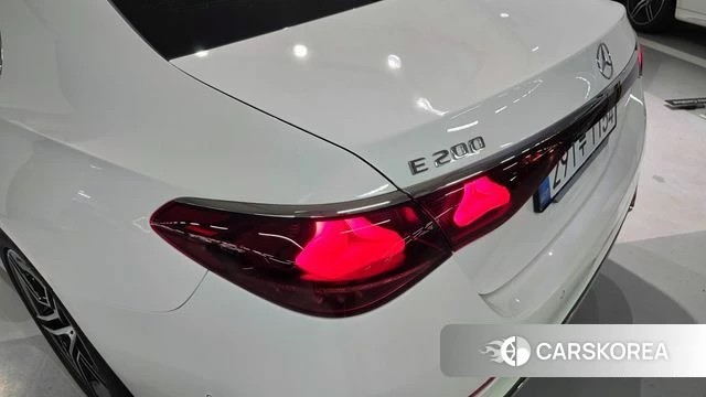 Mercedes-Benz E-Class W214 2026 Белый из Кореи, фото 3