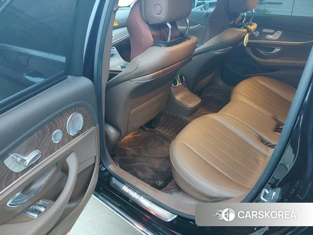 Mercedes-Benz E-Class 2023 Черный из Китая, фото 3
