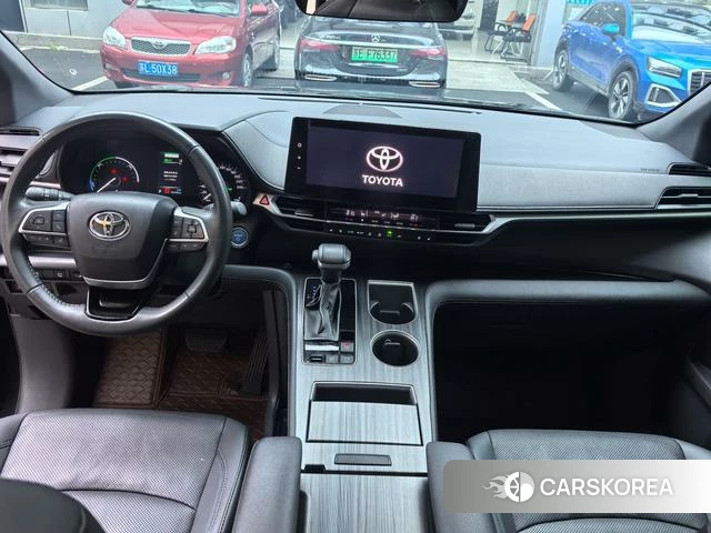 Toyota Sienna 2023 Черный из Китая, фото 3