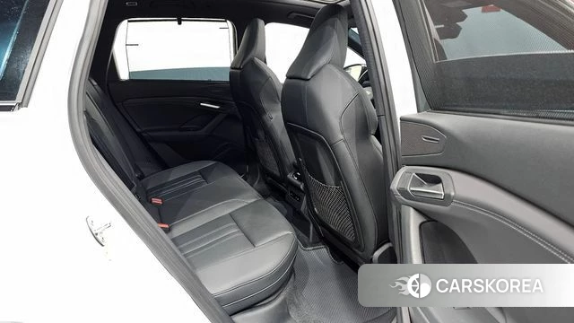 Audi Q6 e-Tron (GF) 2025 Белый из Кореи, фото 3