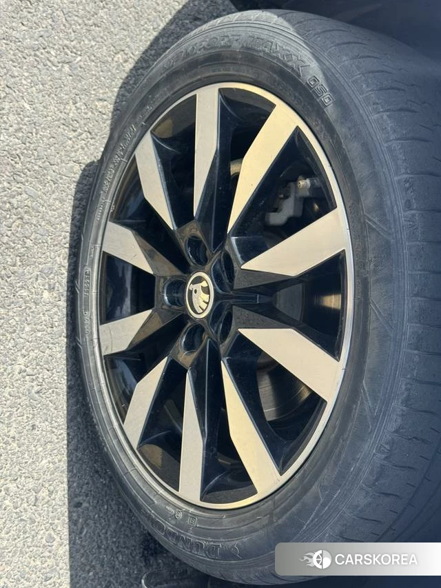 Skoda Karoq 2022 Белый из Китая, фото 3