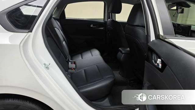 Kia The New K3 2nd generation 2022 Белый из Кореи, фото 3