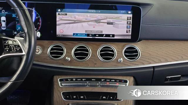 Mercedes-Benz E-Class W213 2021 Черный из Кореи, фото 3