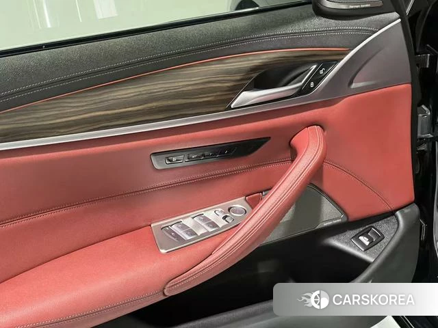 BMW 5 series 2022 Черный из Китая, фото 3