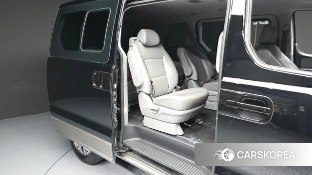 Hyundai The New Grand Starex 2019 Черный из Кореи, фото 3