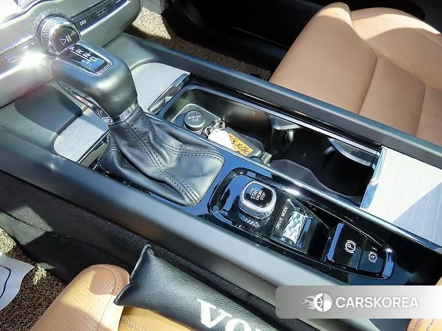 Volvo XC60 second Generation 2018 Черный из Кореи, фото 3