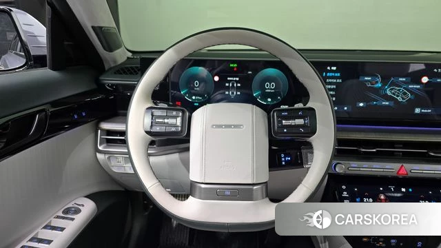 Hyundai Grandeur Hybrid (GN7) 2023 Светло-серебряный цвет из Кореи, фото 3