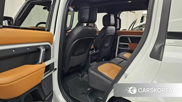 Land Rover Defender (L663) 2024 Белый из Кореи, фото 3