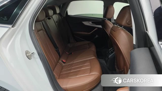 Audi A4 (B9) 2018 Белый из Кореи, фото 3