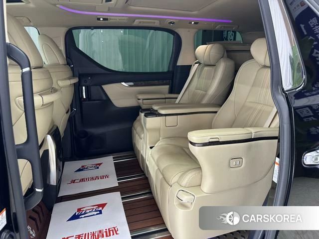 Toyota Alphard 2021 Черный из Китая, фото 3