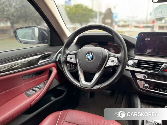 BMW 5 series 2021 Черный из Китая, фото 3