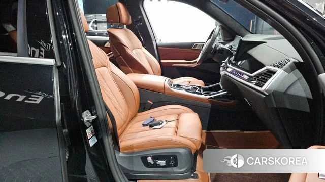 BMW X7 (G07) 2023 Черный из Кореи, фото 3