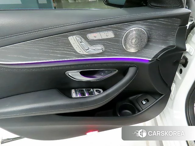 Mercedes-Benz E-Class W213 2022 Белый из Кореи, фото 3