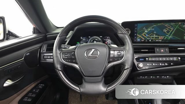 Lexus ES300h 7th generation 2025 Белый из Кореи, фото 3