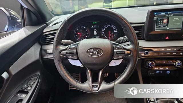 Hyundai Veloster (JS) 2018 Светло-серебряный цвет из Кореи, фото 3