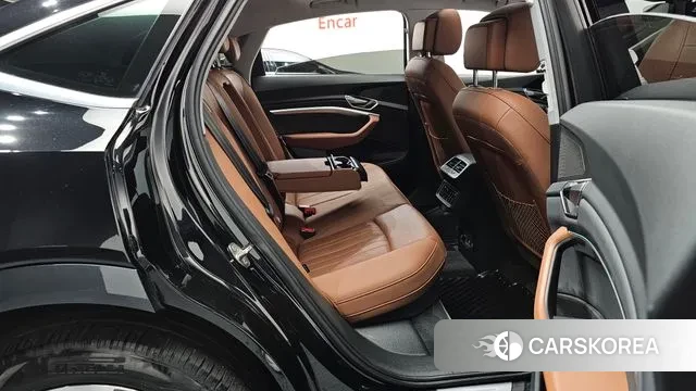 Audi e-Tron 2021 Черный из Кореи, фото 3