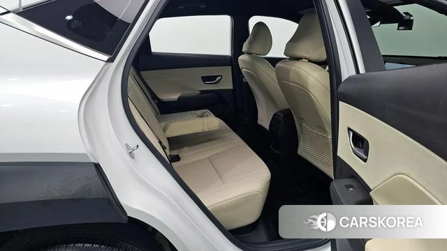 Hyundai Kona (SX2) 2024 Белый из Кореи, фото 3