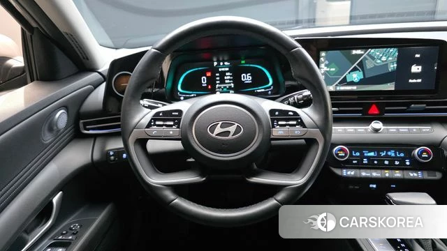 Hyundai The New Avante (CN7) 2023 Серебристо-серый из Кореи, фото 3