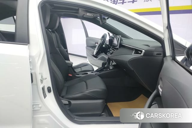 Toyota Levin 2024 Белый из Китая, фото 3