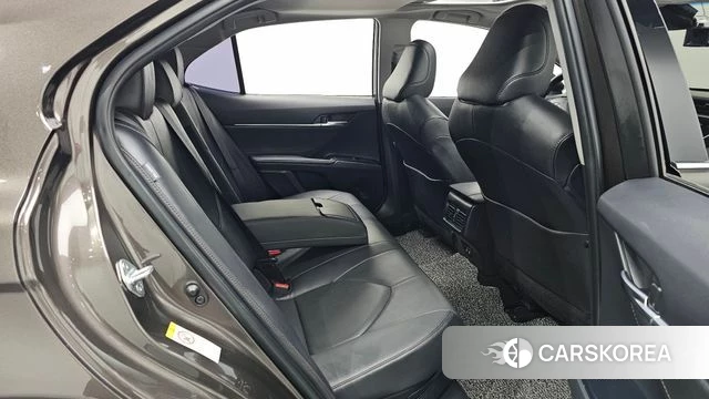 Toyota Camry (XV70) 2018 Песочный из Кореи, фото 3