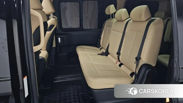 Hyundai Staria 2023 Черный из Кореи, фото 3