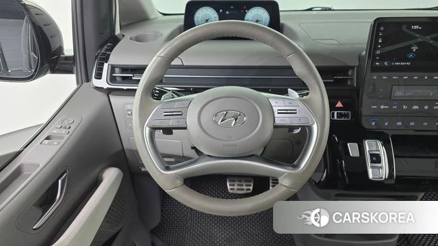 Hyundai Staria 2023 Черный из Кореи, фото 3