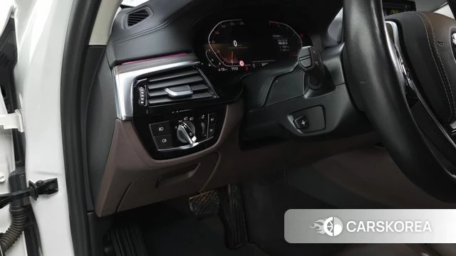 BMW 5 Series (G30) 2020 Белый из Кореи, фото 3