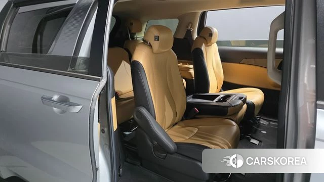 Kia Carnival 4th generation 2021 Серебряный из Кореи, фото 3