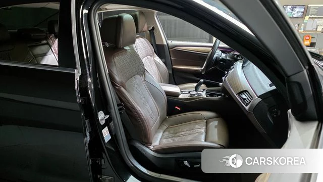 BMW 5 Series (G30) 2018 Черный из Кореи, фото 3