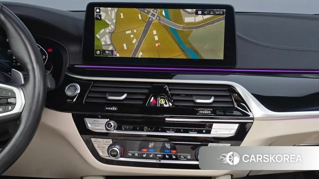 BMW 5 Series (G30) 2022 Белый из Кореи, фото 3