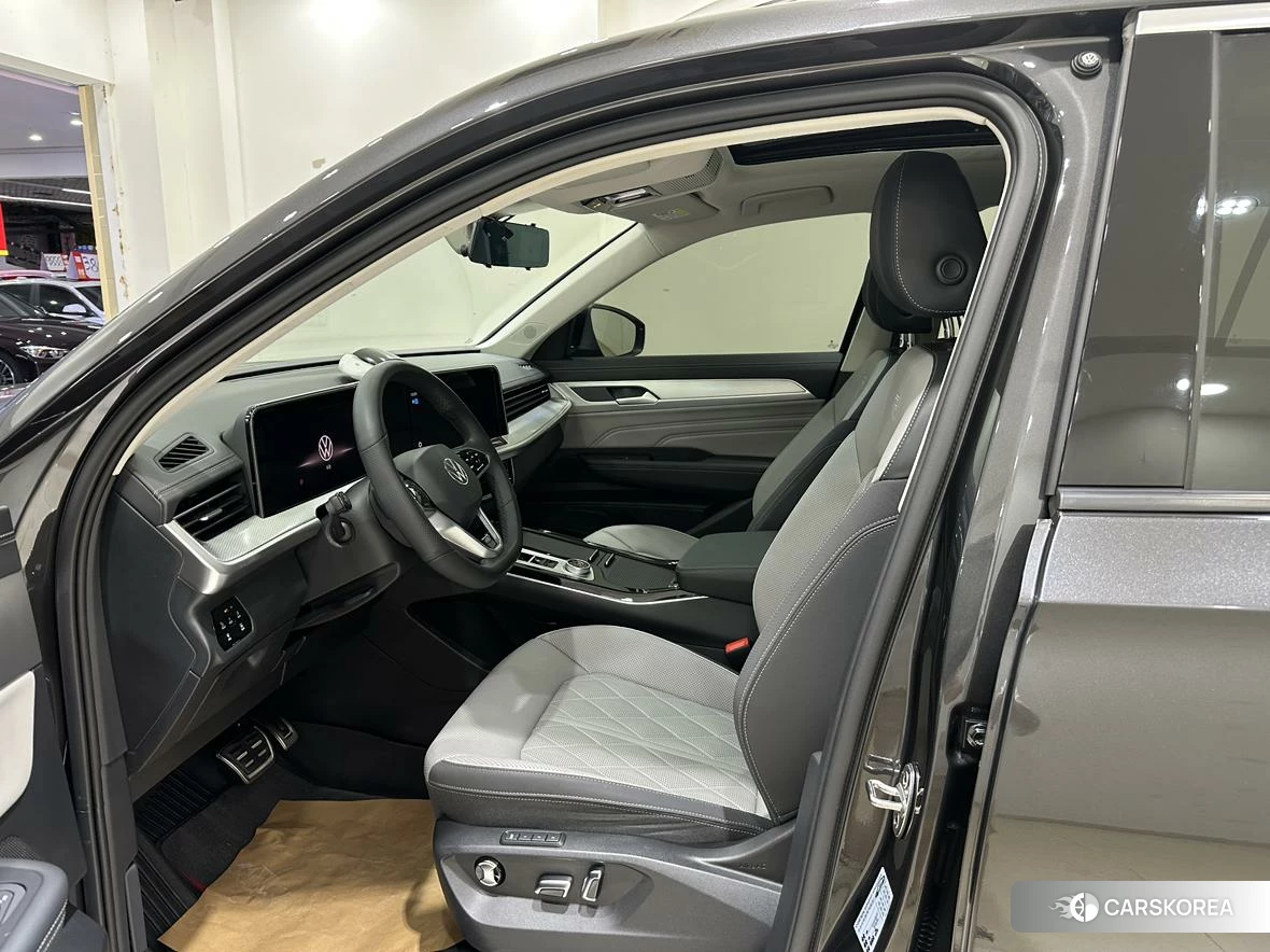 Volkswagen Tavendor 2022 Темно-серый из Китая, фото 3