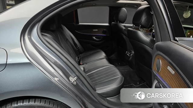 Mercedes-Benz E-Class W213 2018 Серый из Кореи, фото 3