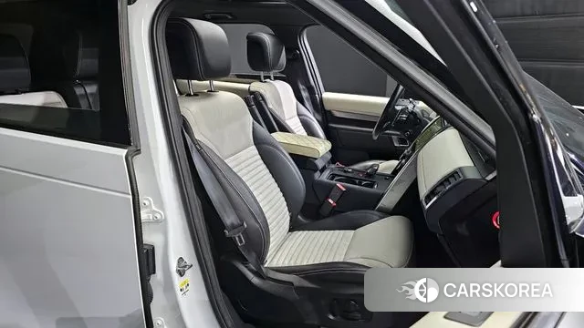 Land Rover Discovery 5 2021 Белый из Кореи, фото 3