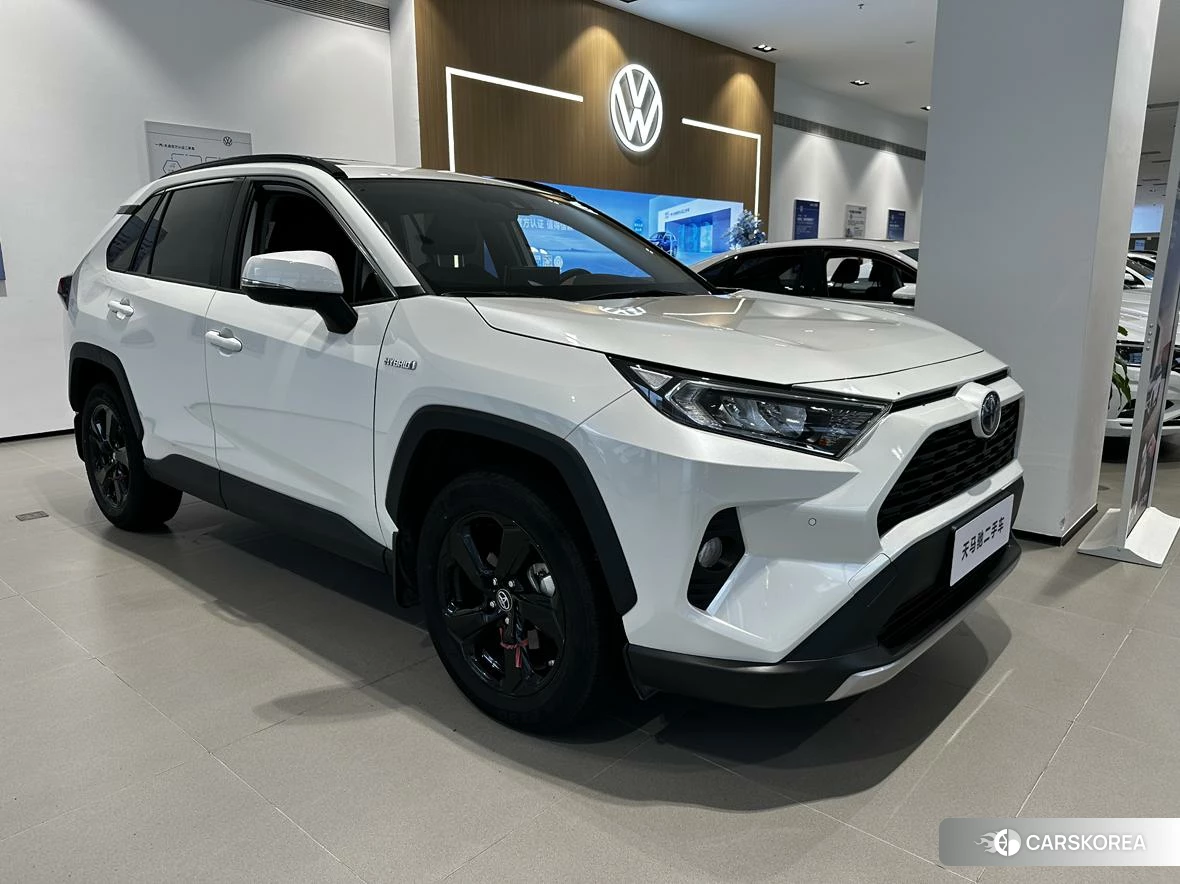 Toyota RAV4 2021 Белый из Китая, фото 3