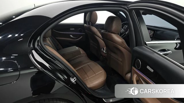 Mercedes-Benz E-Class W213 2023 Черный из Кореи, фото 3