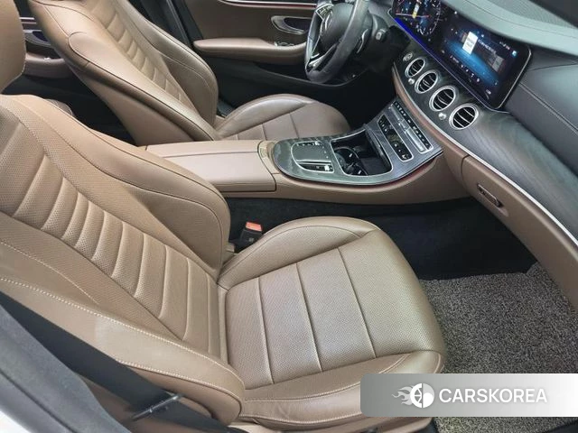 Mercedes-Benz E-Class W213 2023 Белый из Кореи, фото 3