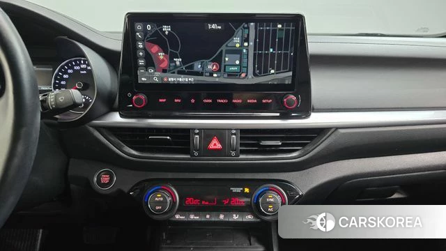 Kia The New K3 2nd generation 2021 Белый из Кореи, фото 3