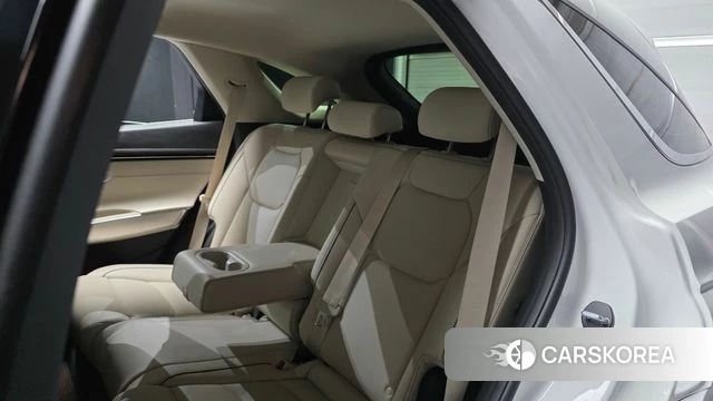 Genesis GV70 2023 Белый из Кореи, фото 3