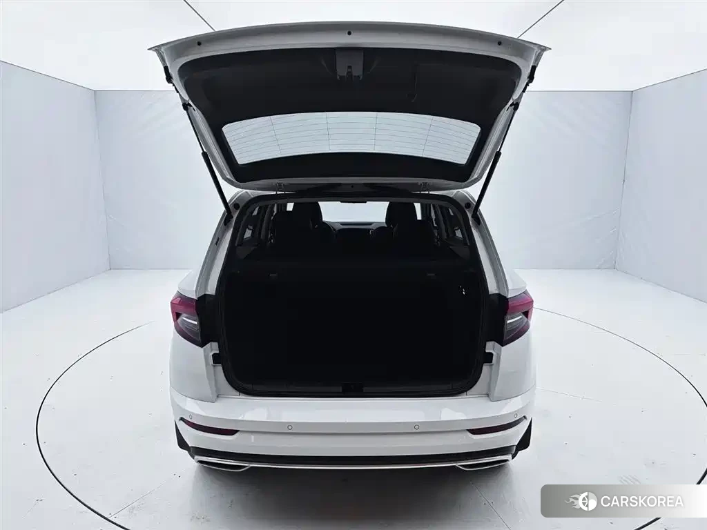 Skoda Karoq 2024 Белый из Китая, фото 3
