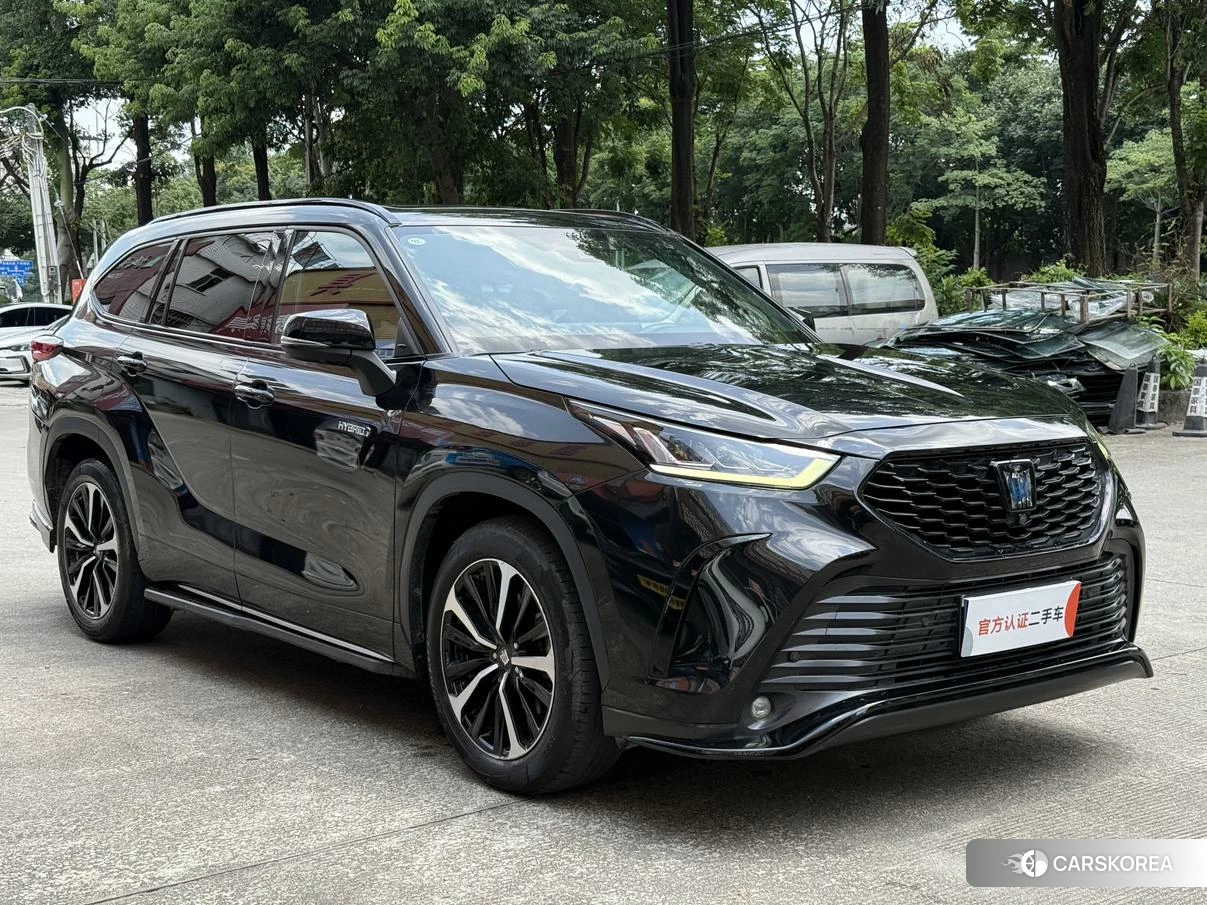 Toyota Crown 2021 Черный из Китая, фото 3