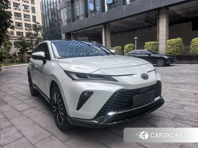 Toyota Venza 2023 Белый из Китая, фото 3