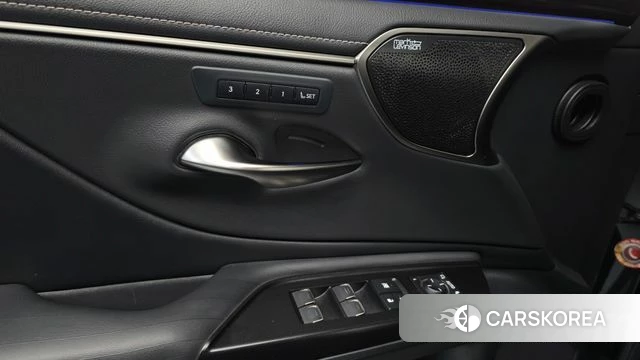 Lexus ES300h 7th generation 2020 Черный из Кореи, фото 3
