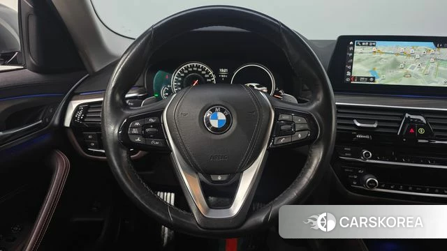 BMW 5 Series (G30) 2018 Светло-серебряный цвет из Кореи, фото 3